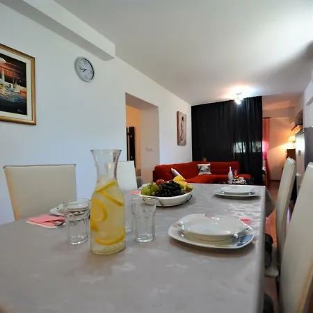 Korina Апартаменты *