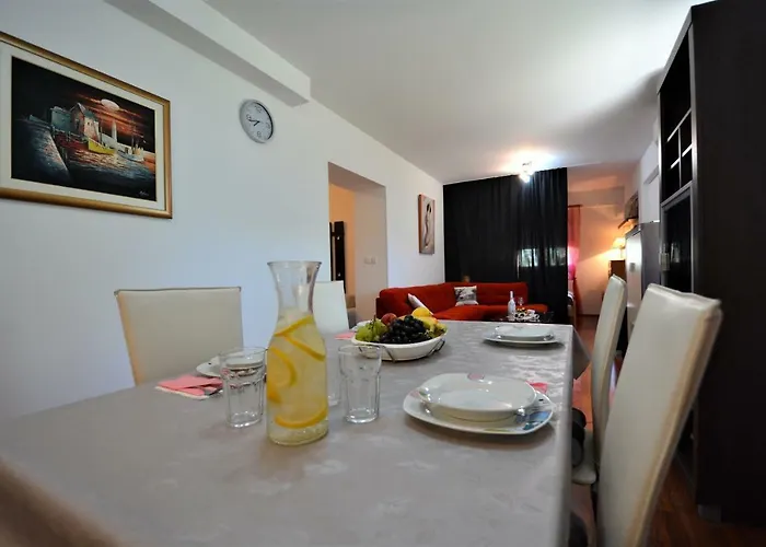 Korina Apartman *