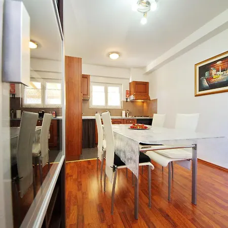 Apartamento Korina *